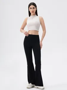 Haut de yoga sans manches avec fermeture éclair et legging évasé à taille haute