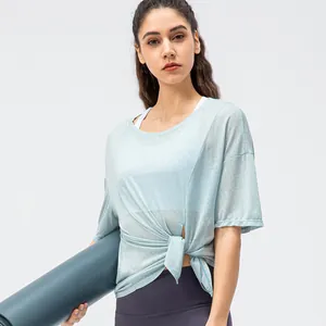 Lichtblauw sport-T-shirt voor dames, sneldrogend met knoopdetail voor yoga fitness