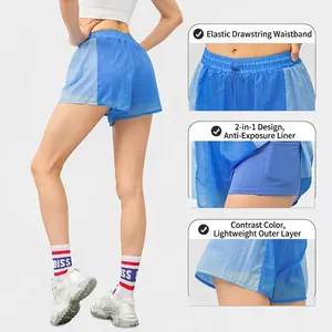 Pantaloncini sportivi 2 in 1 da donna con vita elastica a coulisse e design a contrasto