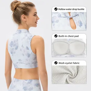 Lichtblauwe yoga top met bloemenprint, Chinese knoop en ademende mesh stof afm