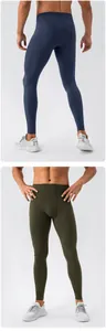Detail der hochelastischen Herren Yoga-Leggings in Marineblau und Olivgrün