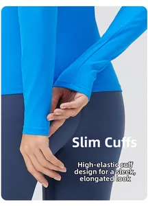 Détail des poignets fins et élastiques sur ce haut de sport yoga bleu roi à manches