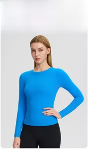 Détail du haut de yoga à manches longues en tricot bleu électrique haute élasticité