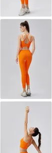 Détail d'un soutien-gorge de sport orange croisé au dos et legging de yoga respirant