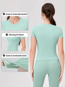 T-shirt yoga da donna verde menta con vestibilità slim, girocollo e tessuto elastico