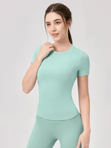 Maglietta da yoga verde menta a maniche corte con vestibilità slim per donna