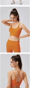 Détails de l'ensemble brassière de sport orange croisée au dos et legging de yoga