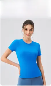 T-shirt de sport ajusté bleu Klein en tissu respirant à séchage rapide et col rond
