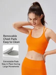 Ensemble de yoga orange vif avec brassière de sport respirante et legging haut