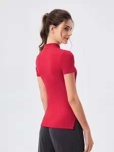 T-shirt de yoga rouge ajusté pour femme avec col montant et bouton chinois traditionnel