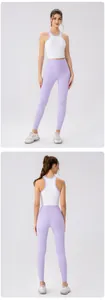 Détail avant et arrière d'un débardeur de yoga blanc avec bordures violettes