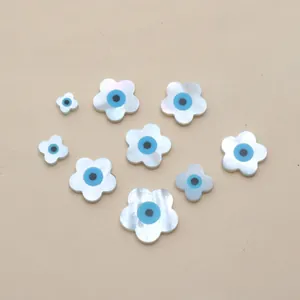 Natürliche Muschelperlen in Blumenform mit Evil Eye Symbol für DIY Schmuckherstellung