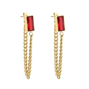 Boucles d'oreilles en acier titane doré avec zircon rouge et longues franges de chaîne