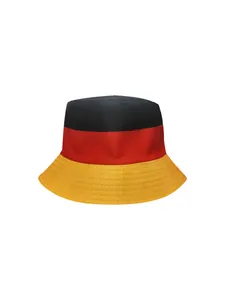 Vue détaillée du chapeau bob aux couleurs de l'Allemagne avec surpiqûres du rebord