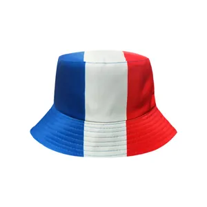 Bob aux couleurs du drapeau français avec rayures verticales pour supporters de foot