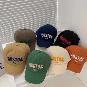 Lot de casquettes de baseball pour enfants en coton brodé Boston en sept couleurs