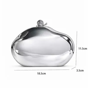 Silver pebble-shaped evening bag with snail clasp, dimensions 18.5 x 11.5 x 3.5 cm
