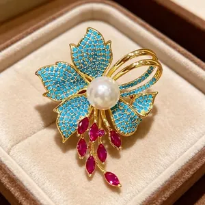 Spilla Fiore Iris Retrò Francese per Donna Lega Oro Perla Artificiale Intarsio di Strass Corsage Elegante Gioielli