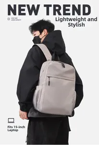 Detailansicht grauer Schulrucksack mit großem Fach für einen 15 Zoll Laptop
