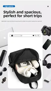 Detaillierte Innenfächer für Laptop, Kamera und Zubehör im Rucksack mit großem Volumen