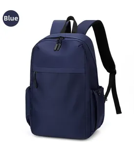 Details des blauen Laptop-Rucksacks mit atmungsaktiven Mesh-Trägern und robustem Stoff
