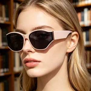 Fashion Square Sunglasses Women Curved Frame UV400 Outdoor Street Photography PC Frame Gradient Lens Metal Hinge Decor
