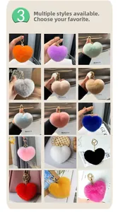Détails de porte-clés en forme de cœur en fausse fourrure disponibles en quinze couleurs