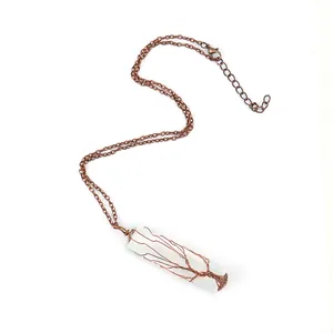 Collier pendentif arbre de vie fait main en cristal enveloppé de fil de cuivre poli
