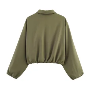 Vue arrière du blouson matelassé vert olive avec col à revers et manches bouffantes