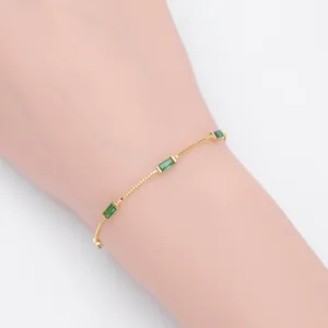 Elegant 925 silver gold-plated box chain bracelet with rectangular green emerald zircons
