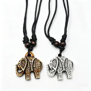 Collana con Pendente Elefante Tribale Vintage Resina Simil Osso Intagliato Perline di Legno Corda Intrecciata Gioielli Etnici