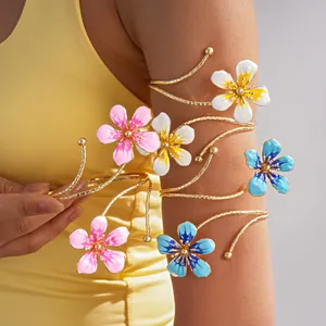 Vintage European Metal Drip Oil Flower Armband Bangle Sweet Niche High-end Exaggerated Spiral Arm Bangle For Women Jewelry