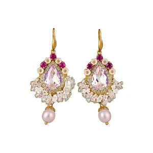 Boucles d'oreilles de luxe plaquées or avec fleurs en zircon rose et perles