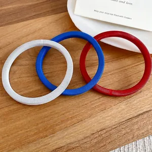 Set di tre braccialetti a molla minimalisti in bianco blu e rosso gioielli moda