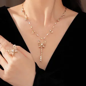 Niche Design Koper Zirconia Vlinder Sleutel Hanger Ketting En Holle Vlinder Ring Mode Veelzijdige Sieraden Voor Vrouwen