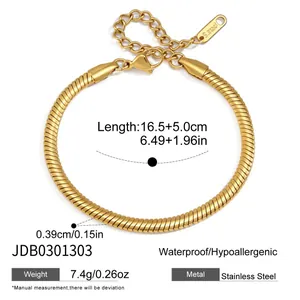 Vue détaillée du bracelet serpent en acier inoxydable doré avec dimensions et poids
