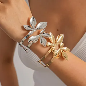 Europäischer Metallstil Blatt Doppellagig Geometrisch Offener Armreif Für Damen Verstellbar Gold Silber Galvanisiert Urlaub Schmuck