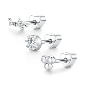 Set di orecchini a lobo in argento S925 con chiusura a vite a cuore e moissanite