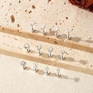 Set aus Moissanit S925 Sterling Silber Ohrringen mit Schraubverschluss in verschiedenen Formen.