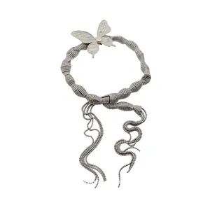 Elegante luxuriöse Schmetterlingskette in Silber mit langen fließenden Diamant-Quasten