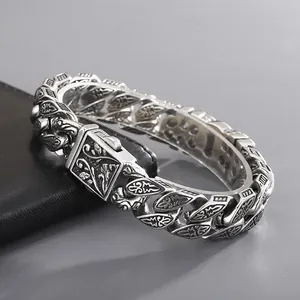 Bracciale maschile robusto in acciaio inossidabile scolpito stile gotico vintage