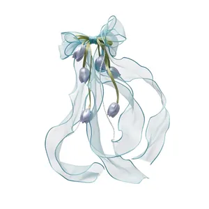 Fermaglio per capelli a fiocco in chiffon azzurro con ciondoli a tulipano e perle