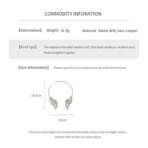 Détails du produit montrant les dimensions et le matériau du tour de cou en cristal