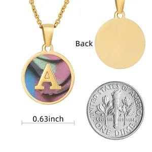 Collier avec pendentif initiale A en acier doré, vue détaillée avec dimensions et dos