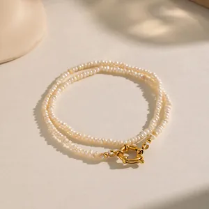 Collier en perles d'eau douce naturelles de style vintage avec fermoir anneau doré