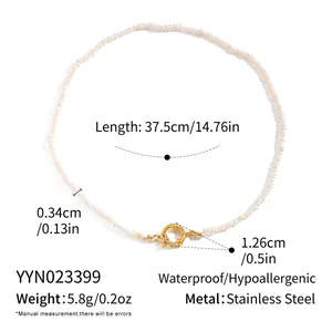Détail d'un collier de perles d'eau douce avec fermoir en acier et dimensions précises