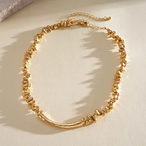 Statement klobige unregelmäßige goldene geometrische Perlenkette mit gebogenem Stab