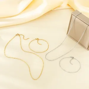 Mooie minimalistische roestvrijstalen ketting en armband set in goudkleur en zilver