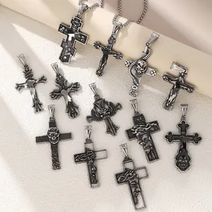 Collection de pendentifs crucifix en acier inoxydable argenté rétro au design gothique
