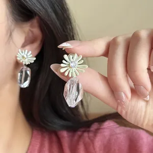 Sweet daisy flower earrings with sparkling clear crystal drop and enamel finish for women